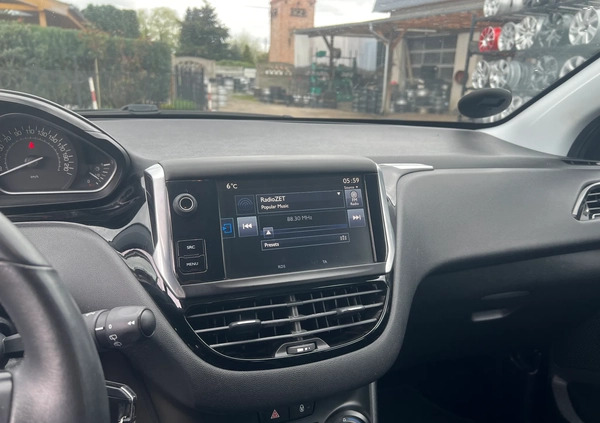 Peugeot 208 cena 25500 przebieg: 146150, rok produkcji 2015 z Międzychód małe 92
